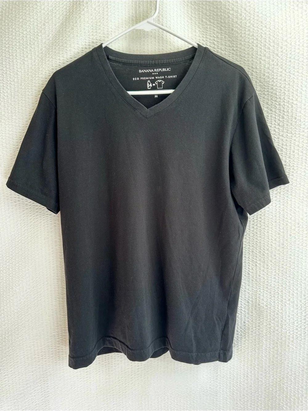 BANANA REPUBLIC Black V Neck T-Shirt Eco Premium Wash Cotton Blend Men’s Medium